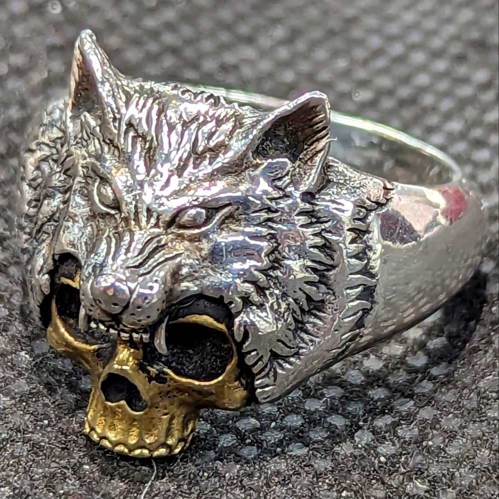 Carnivore clocks+ colours silver ring